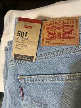 Levi's 501 Original Straight Men’s Jeans - Light Blue Denim